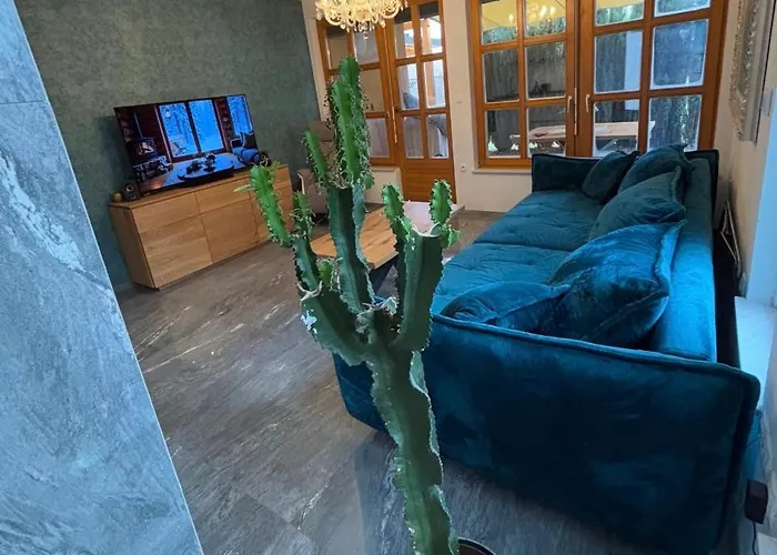 Sissi Banovci דירה *